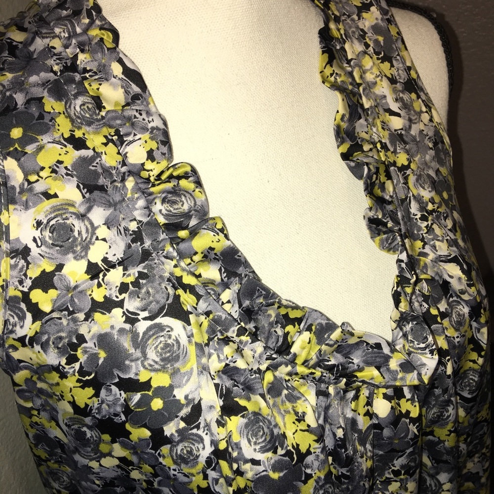 🍍Luna Tiks || Racerback Ruffled Tank. Large